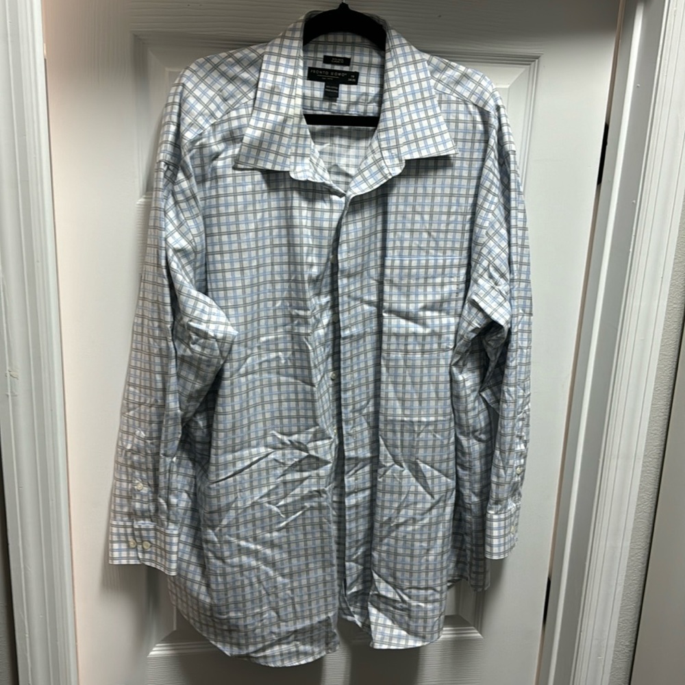 Pronto Uomo button down shirt. Classic Fit
